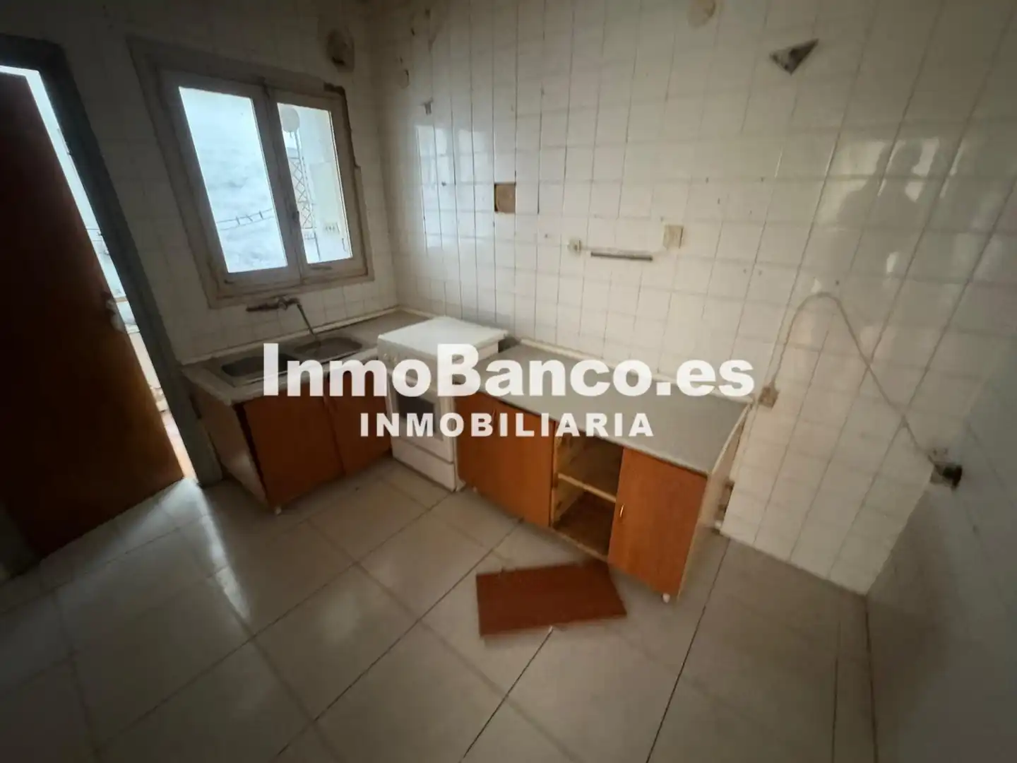 Cocina de Piso en venta en Chiva con Balcón