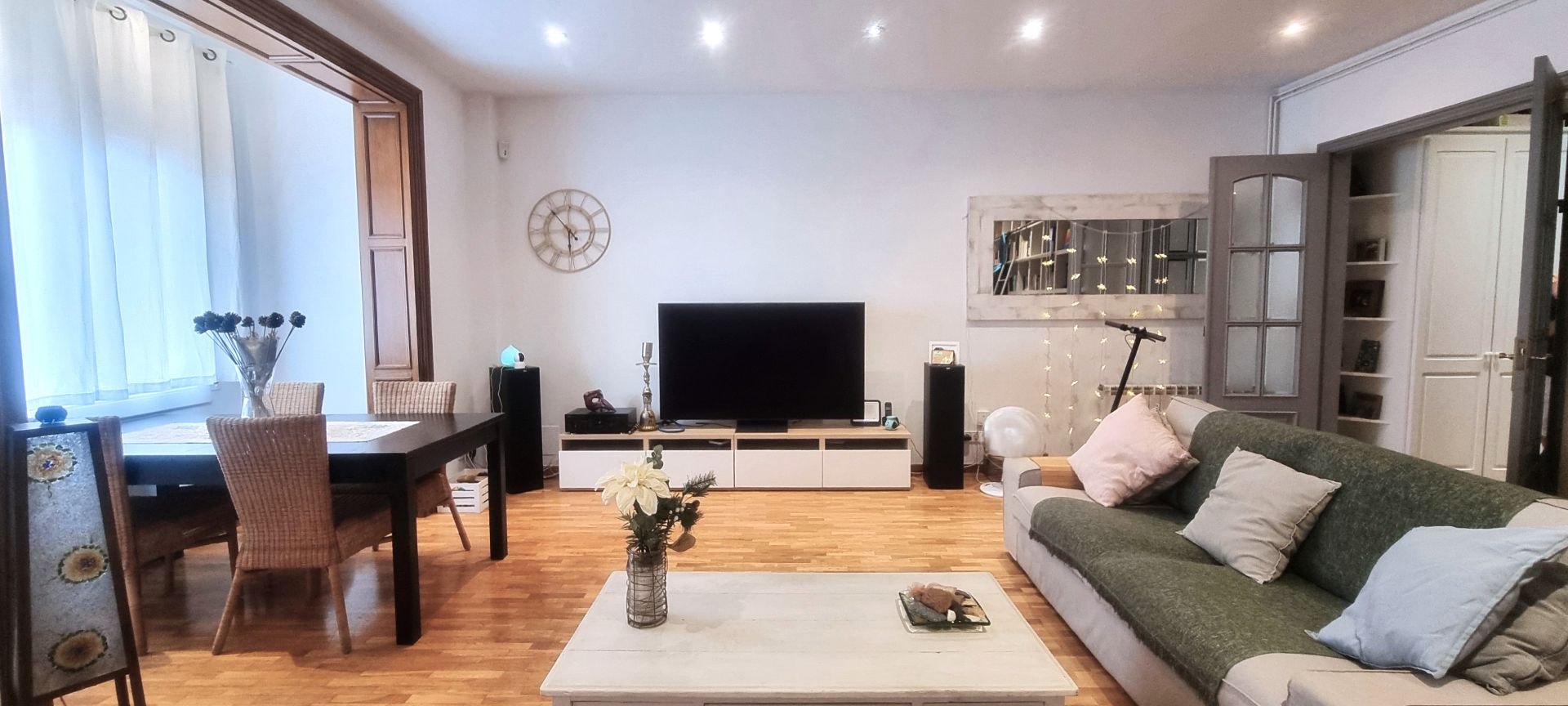 Living room of Flat for sale in Badalona  with Air Conditioner, Heating and Parquet flooring