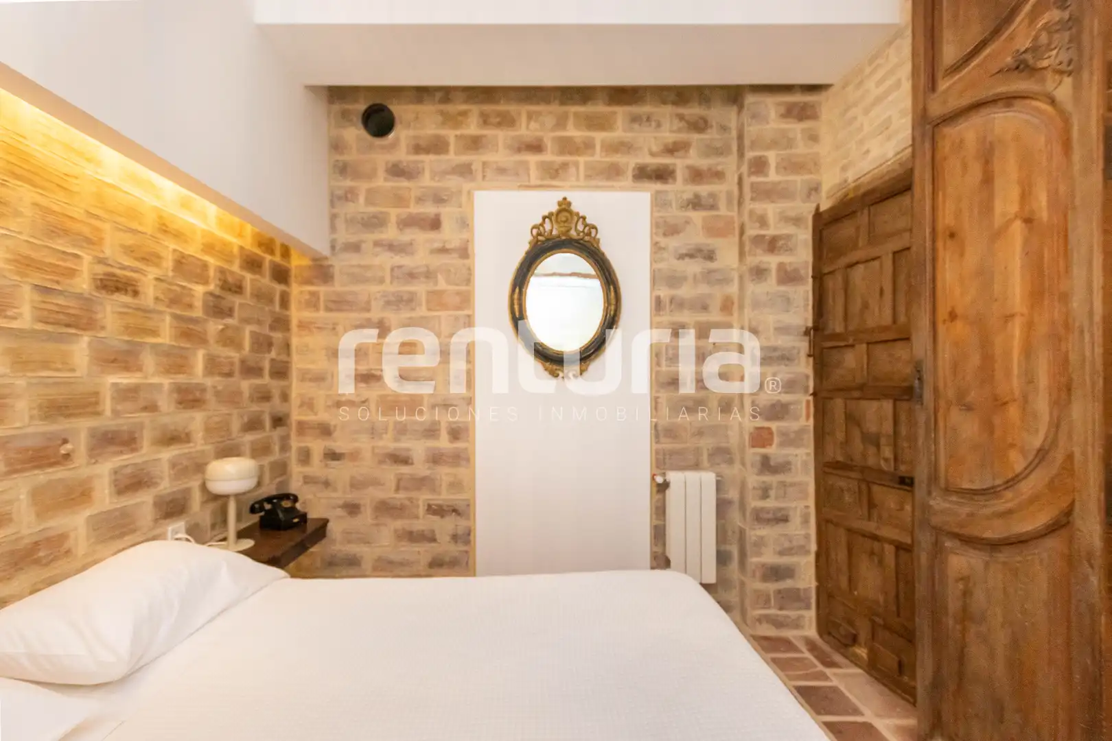 Bedroom of Flat for rent in Valencia  with Air Conditioner, Heating and Furnished