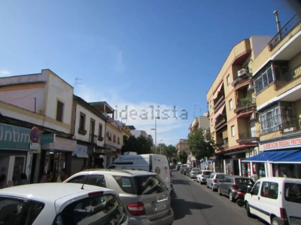 Vista exterior de Piso en venta en Sevilla con Amueblado