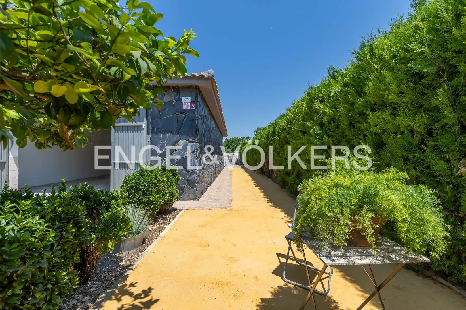 Vista exterior de Casa o chalet en venta en Carmona con Aire acondicionado, Calefacción y Jardín privado