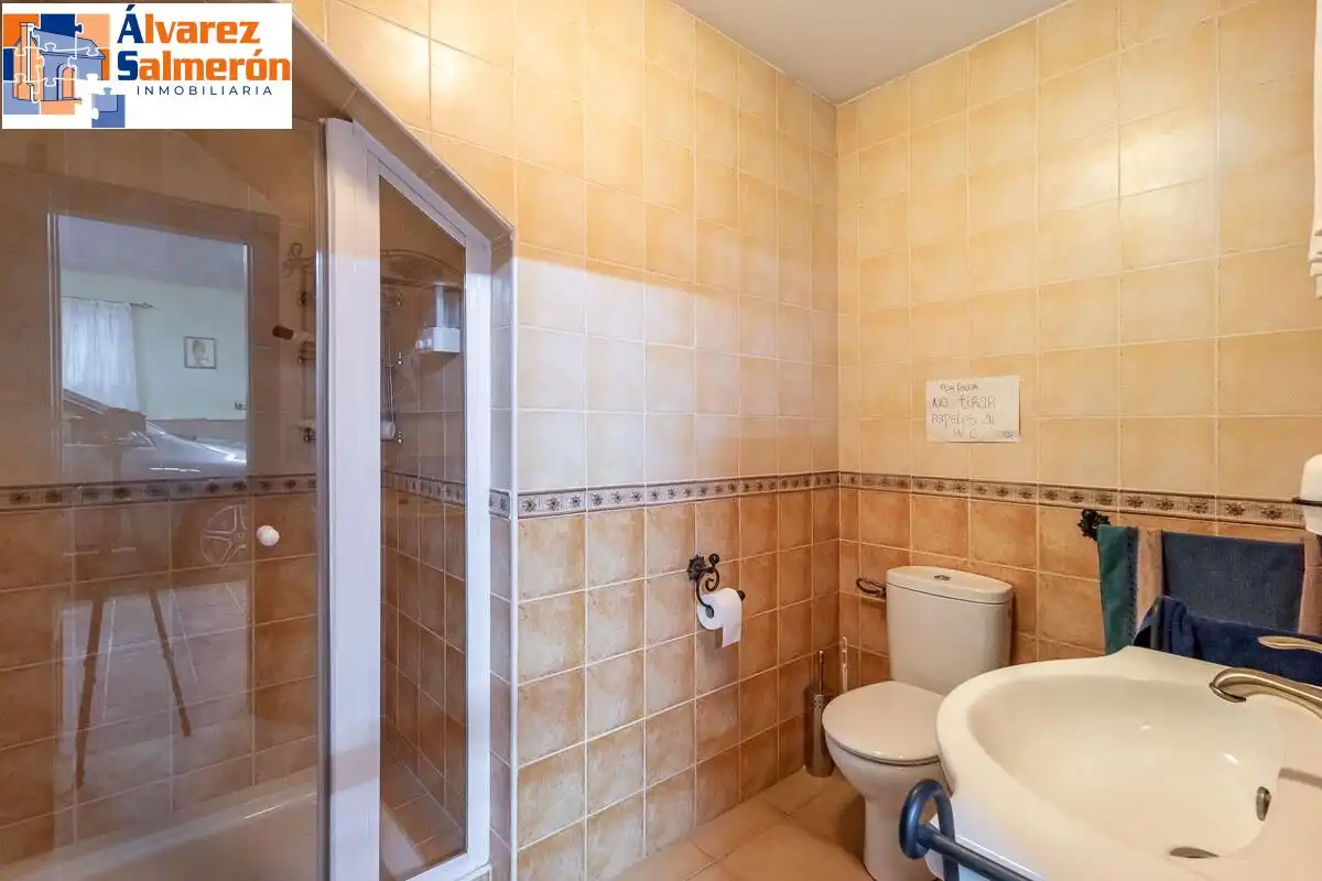 Bathroom of Houses for sale in Albolote  with Air Conditioner, Heating and Private garden