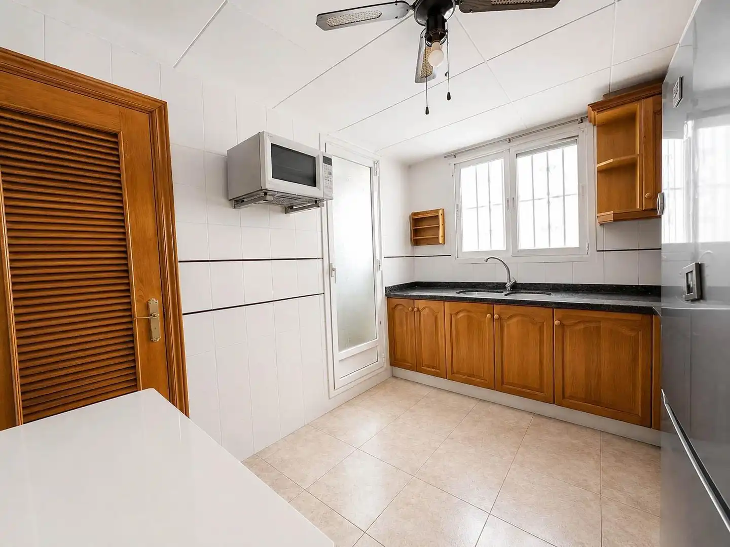 Kitchen of Flat for rent in Valencia  with Furnished and Balcony