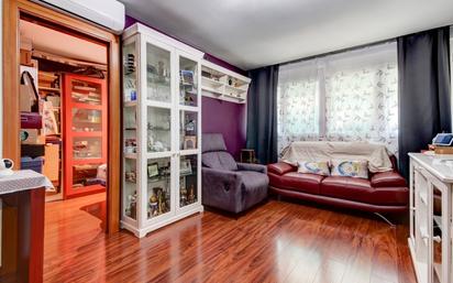 Living room of Flat for sale in Badalona  with Air Conditioner, Heating and Parquet flooring