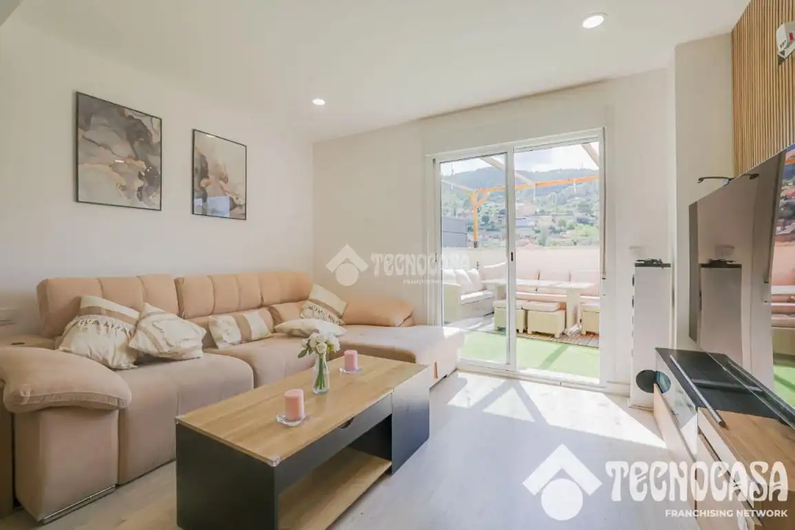 Casa aparellada en venda a Sant Vicenç Dels Horts, imagen 26