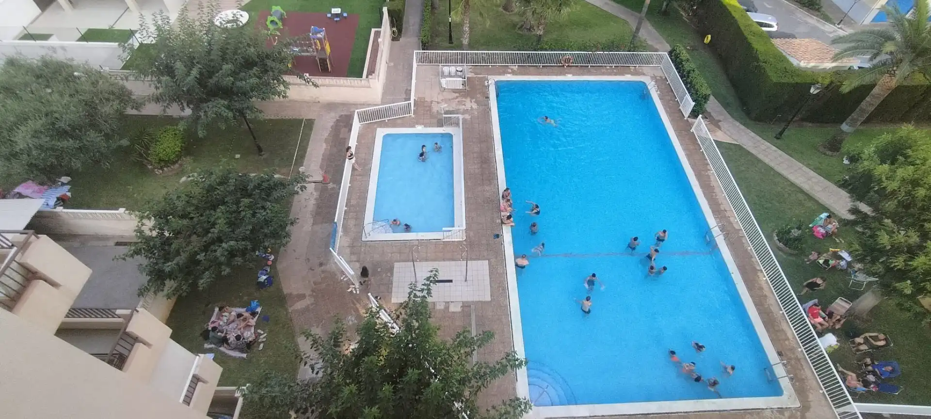 Piscina de Apartament en venda en Benicasim / Benicàssim amb Jardí privat, Terrassa i Traster