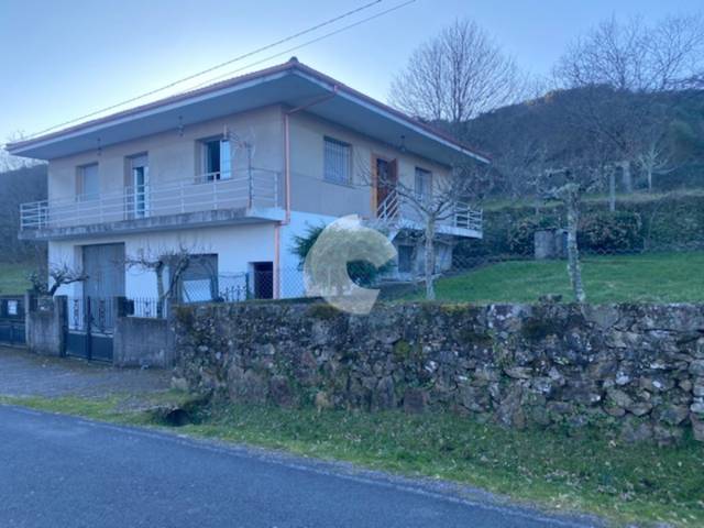 Casa-chalet en Venta en Entrimo