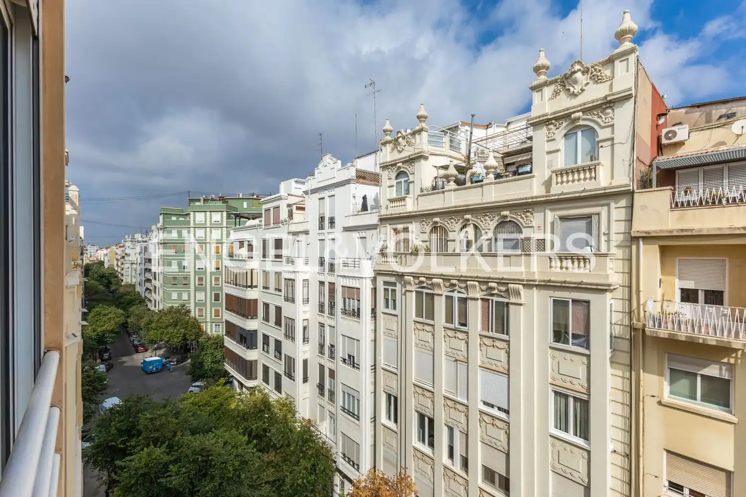 Außenansicht von Wohnung zur Miete in Valencia mit Klimaanlage, Heizung und Parkett