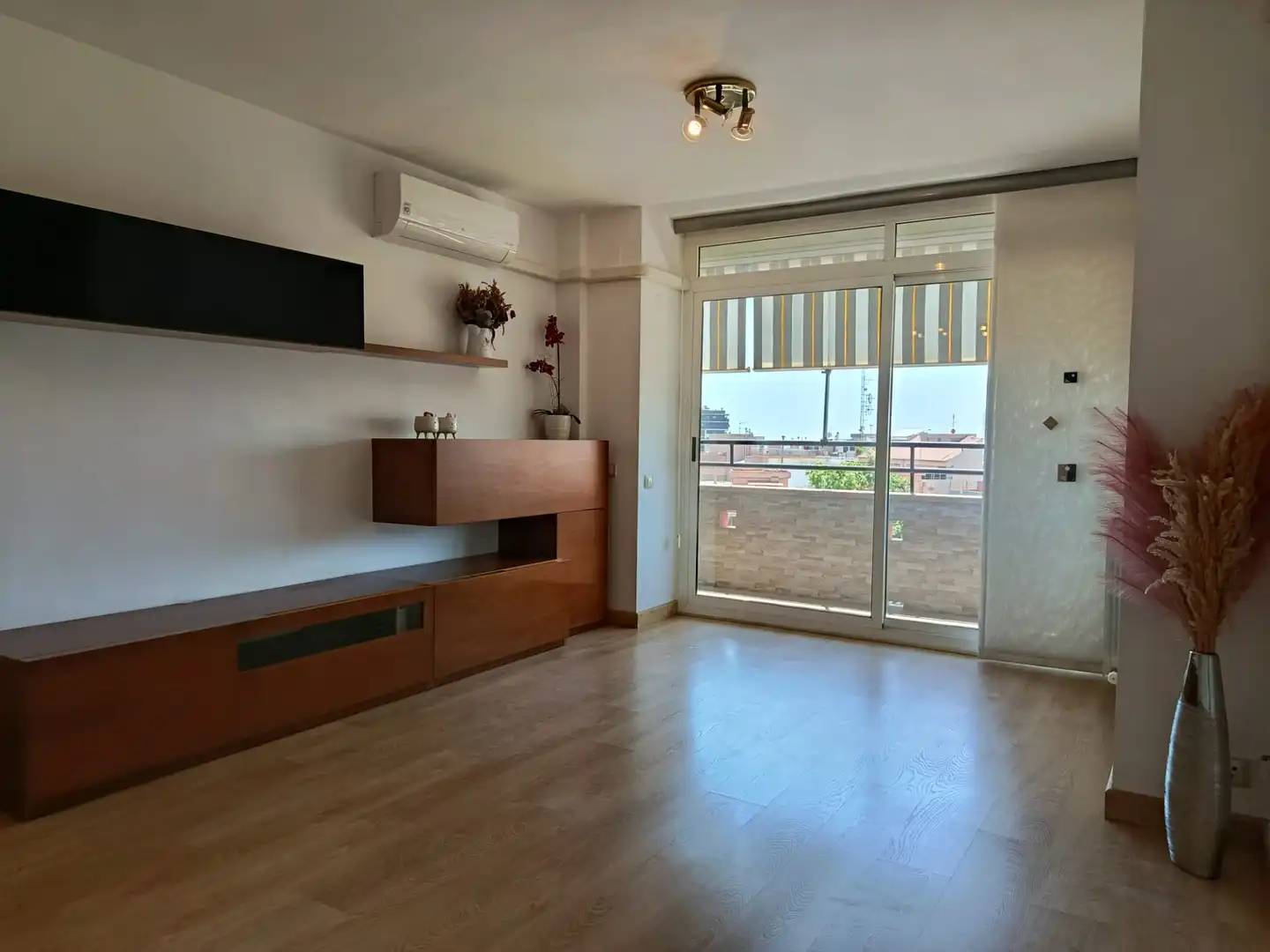 Sala de estar de Piso en venta en Badalona con Aire acondicionado, Calefacción y Parquet