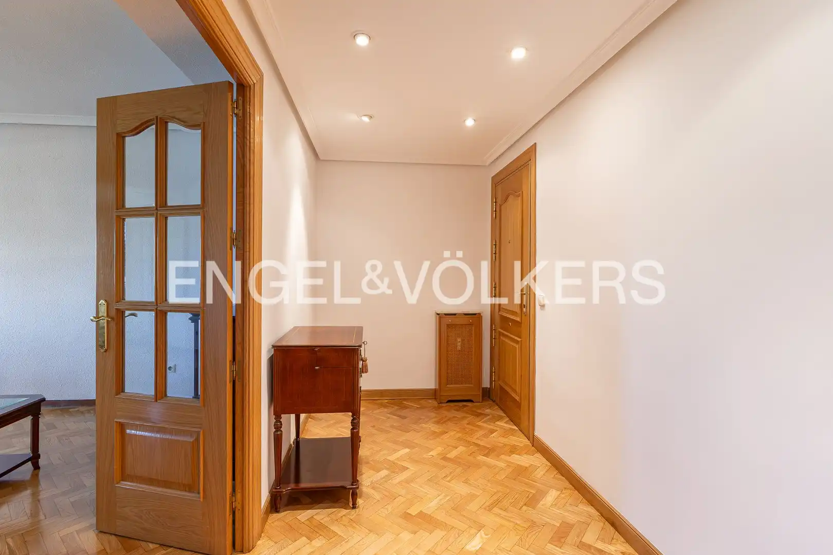 Flat for rent in Madrid  with Air Conditioner, Heating and Private garden