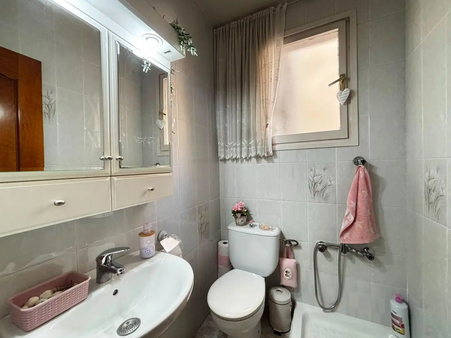 Baño de Piso en venta en Sabadell con Aire acondicionado, Calefacción y Amueblado