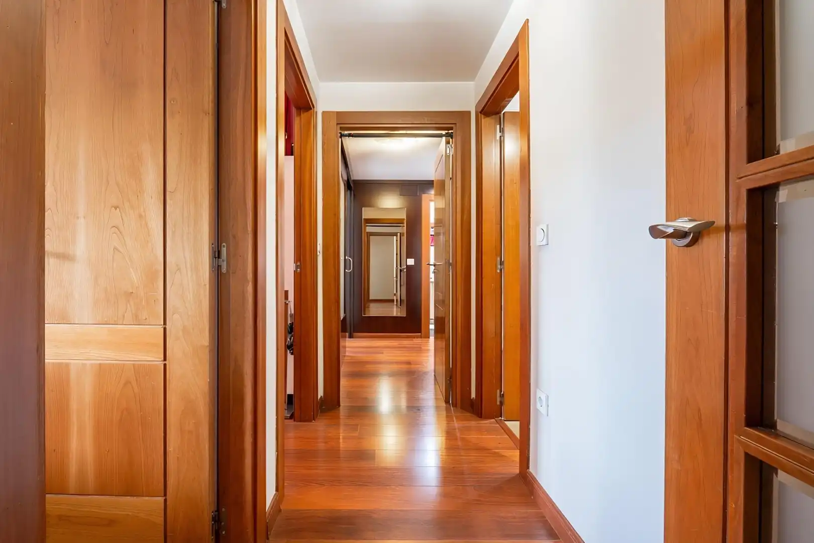 Wohnung zum Verkauf in Granada mit Heizung, Privatgarten und Balkon