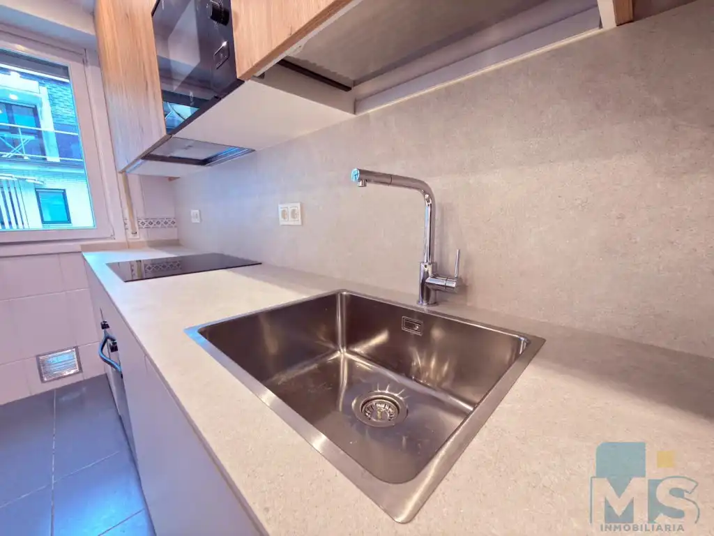 Cocina de Piso en venta en Donostia - San Sebastián  con Balcón