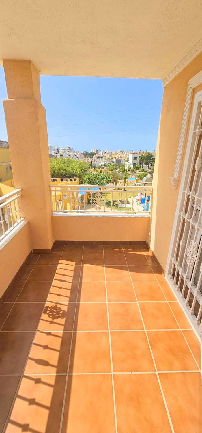 Single-family semi-detached for sale in El Tomillar