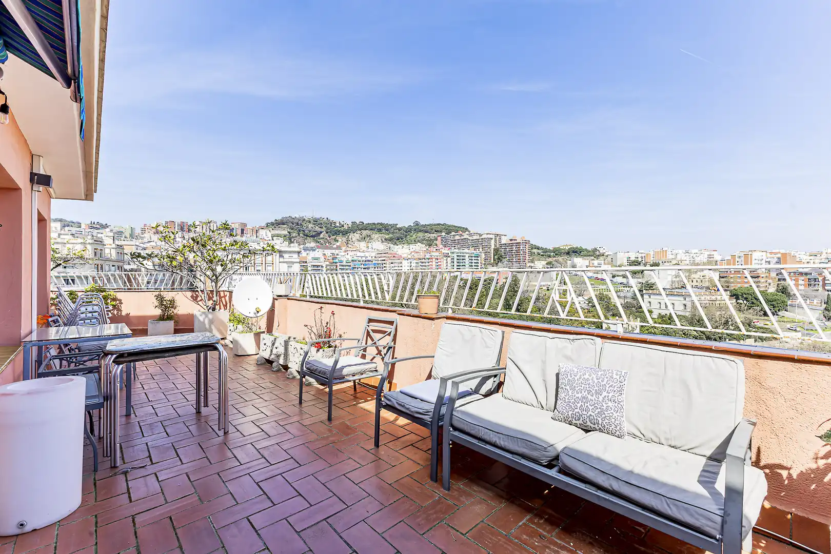 Terrasse von Dachboden zum Verkauf in Barcelona mit Klimaanlage, Heizung und Parkett