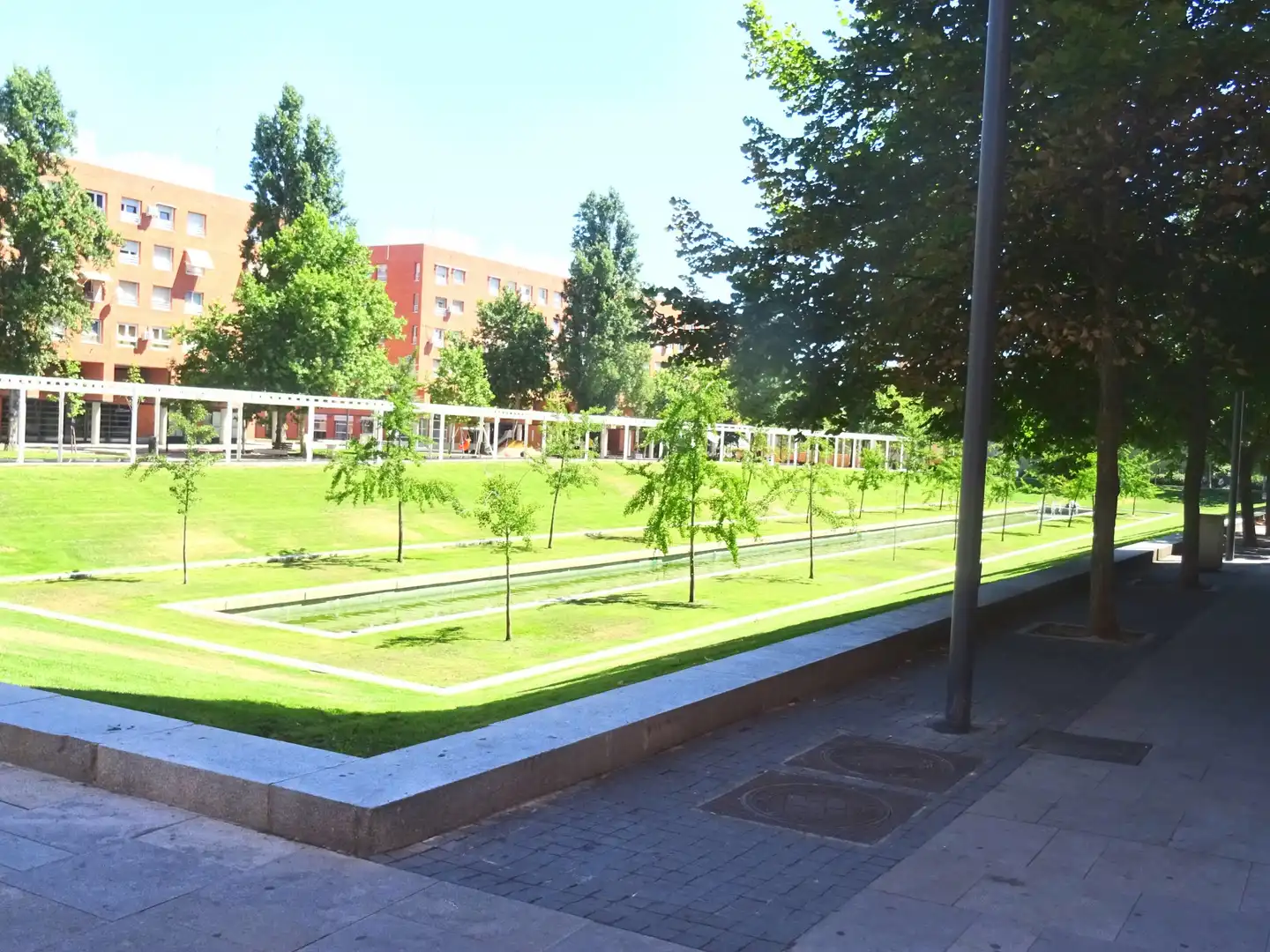 Vista exterior de Local de lloguer en Tres Cantos
