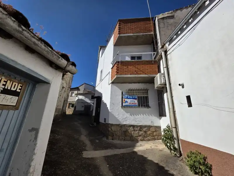Vista exterior de Casa o chalet en venta en Oliva de Plasencia con Calefacción y Jardín privado