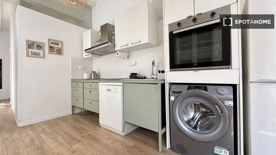 Flat with terrace to rent in Extramurs, imagen 6