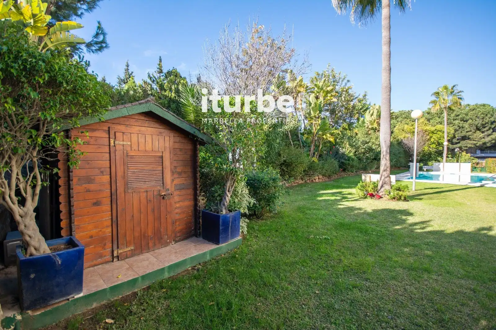 Jardí de Pis en venda en Marbella amb Aire condicionat, Calefacció i Piscina