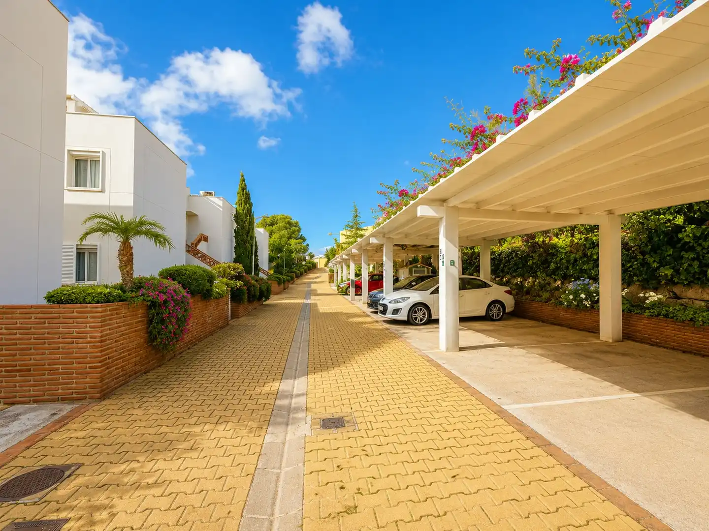 Aparcament de Pis en venda en Benalmádena amb Aire condicionat, Terrassa i Moblat