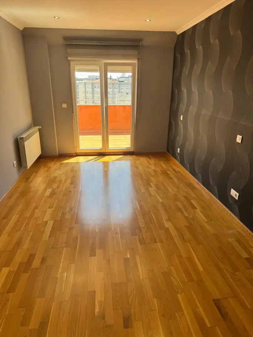 Sala d'estar de Dúplex en venda en Lugo amb Calefacció, Terrassa i Traster