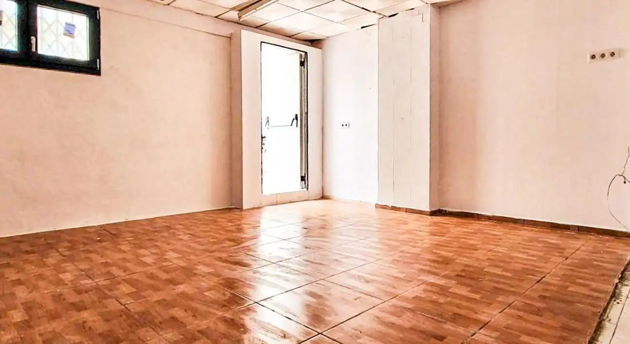 Local en venta en Gandia con Terraza