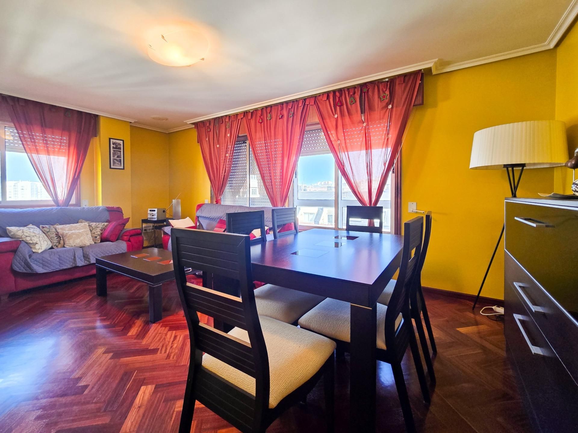 Dining room of Flat for sale in A Coruña Capital   with Heating, Parquet flooring and Terrace