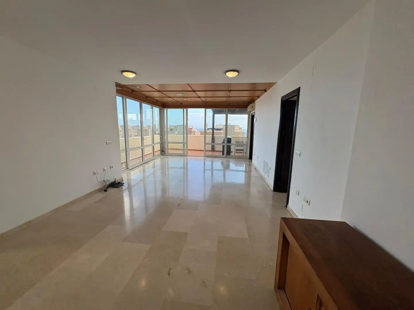 Sala de estar de Ático de alquiler en Torremolinos con Aire acondicionado, Calefacción y Jardín privado
