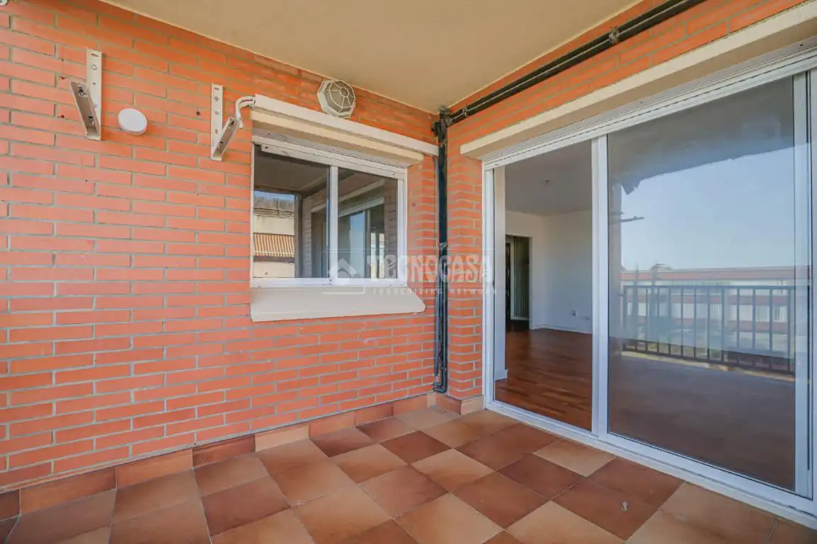 Terraza de Piso en venta en Sant Boi de Llobregat con Calefacción, Parquet y Balcón