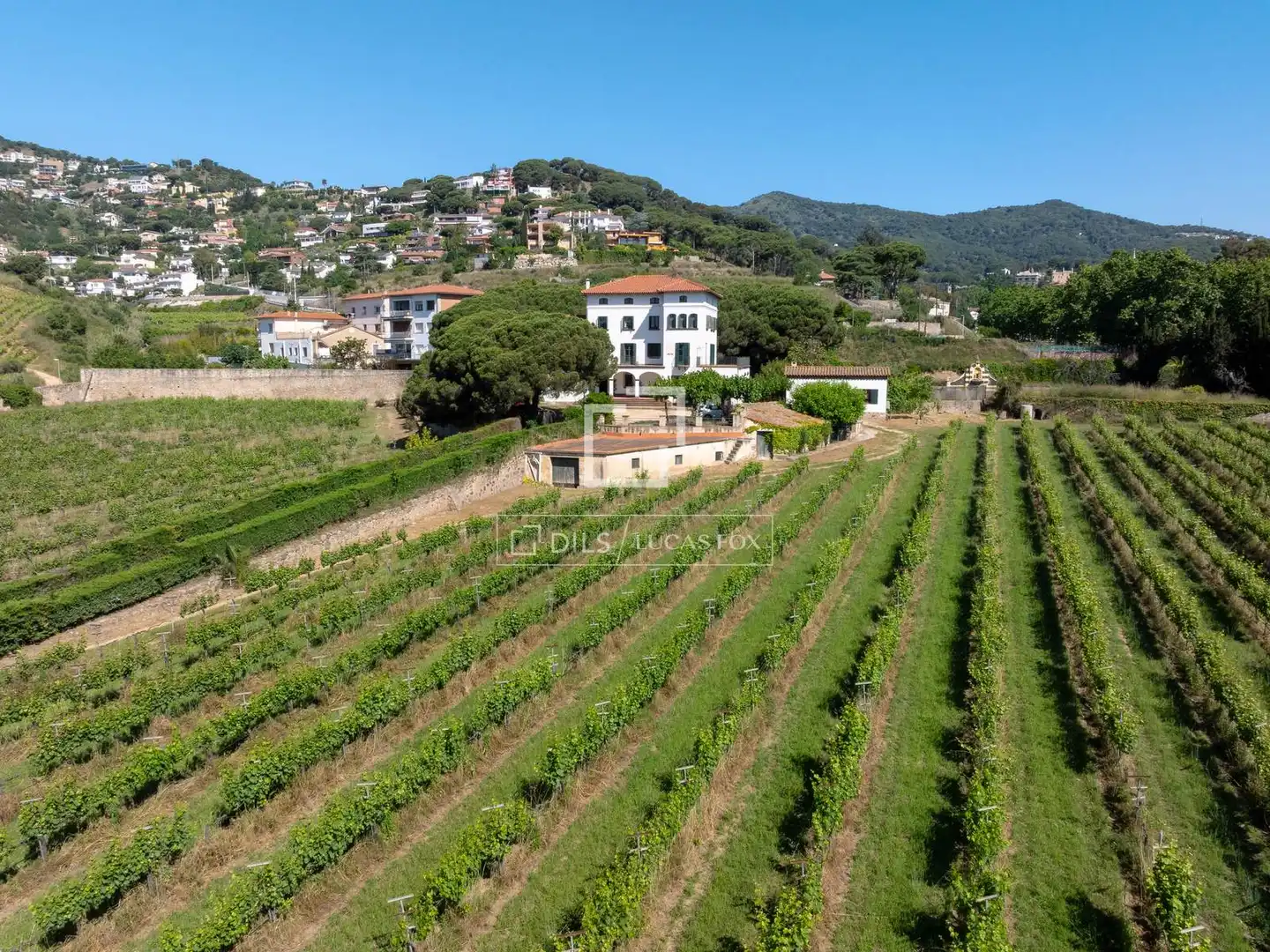 Finca rústica en venda en Alella amb Jardí privat, Terrassa i Traster