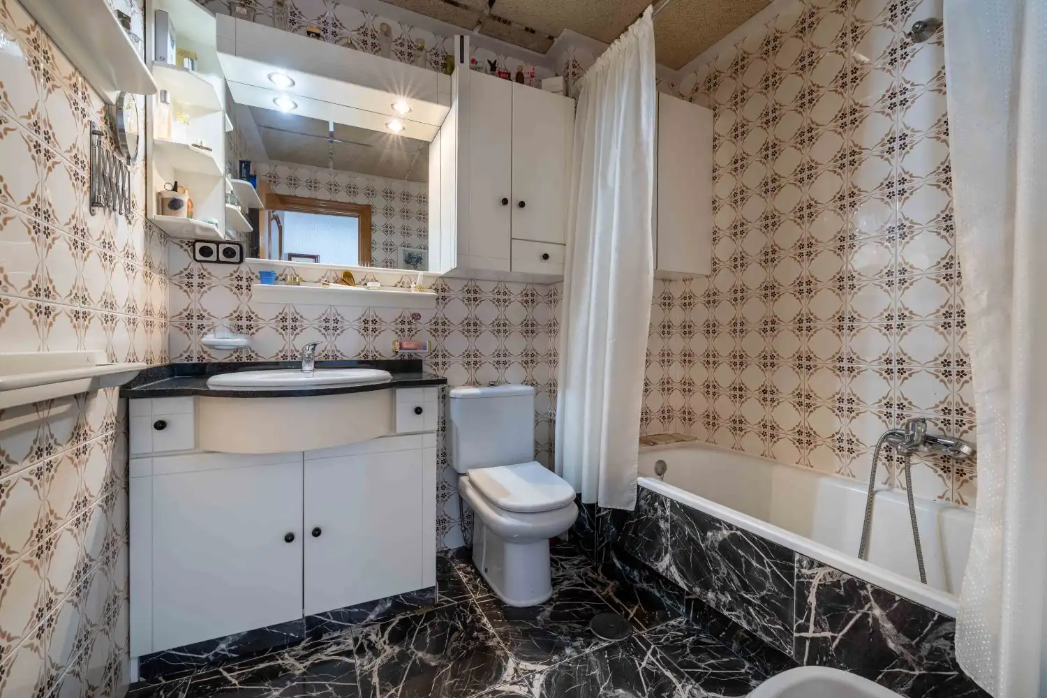 Badezimmer von Wohnung zum Verkauf in Murcia mit Klimaanlage, Terrasse und Abstellraum