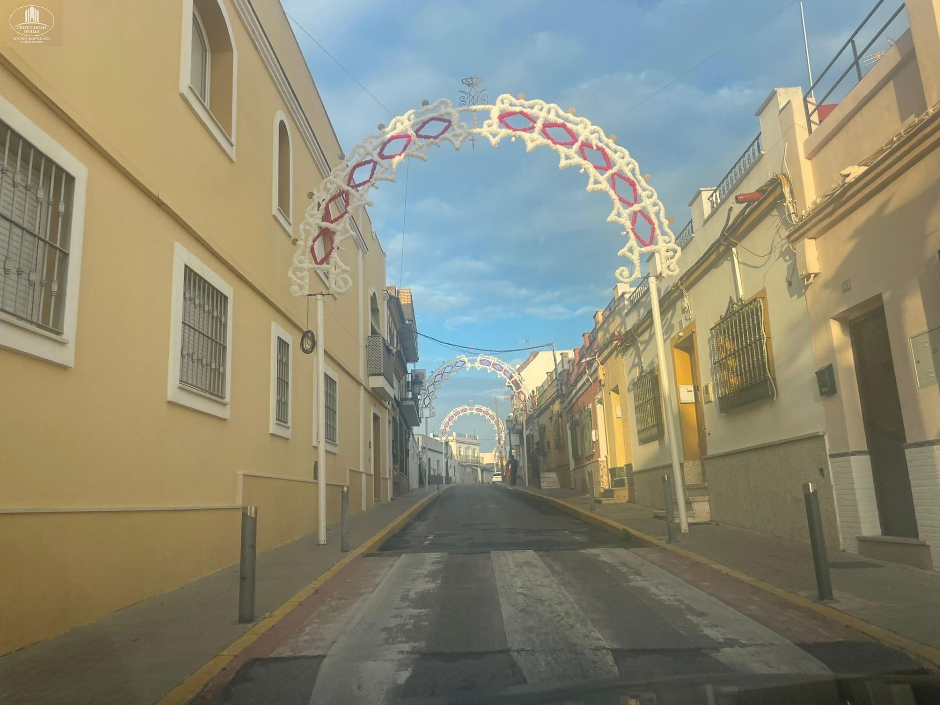 Exterior view of Premises for sale in Mairena del Aljarafe  with Air Conditioner
