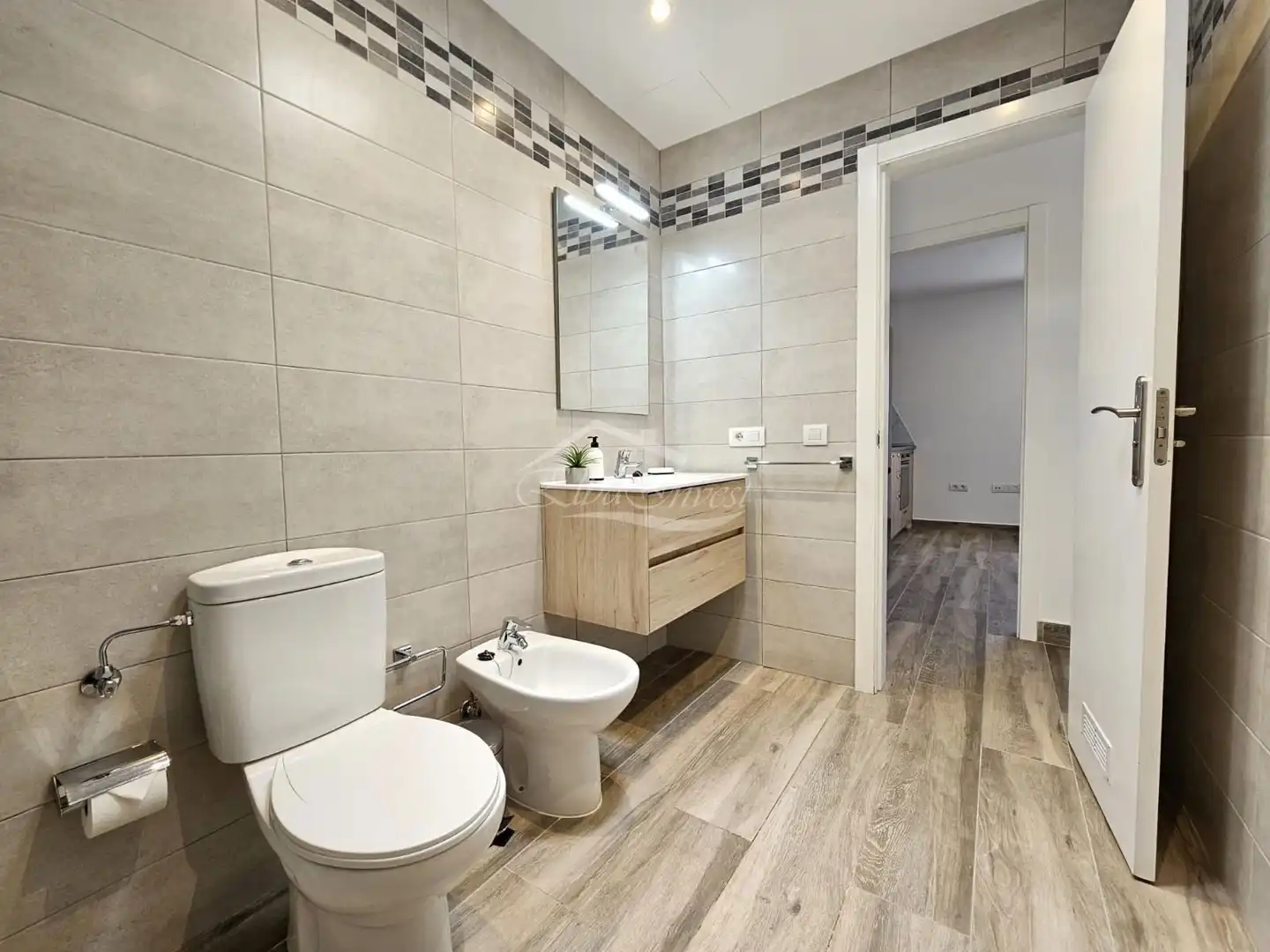 Baño de Casa adosada en venta en El Tanque con Aire acondicionado, Jardín privado y Terraza