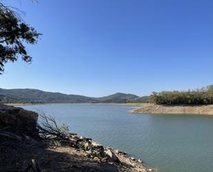 Vista exterior de Finca rústica en venda en Castellar de la Frontera amb Jardí privat