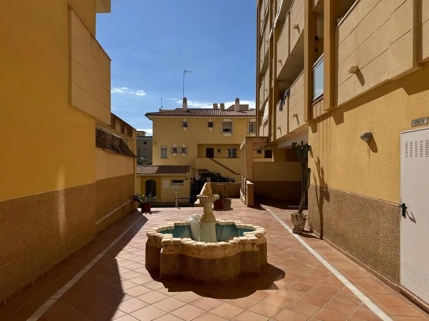 Vista exterior de Apartament en venda en Rincón de la Victoria amb Jardí privat, Terrassa i Traster
