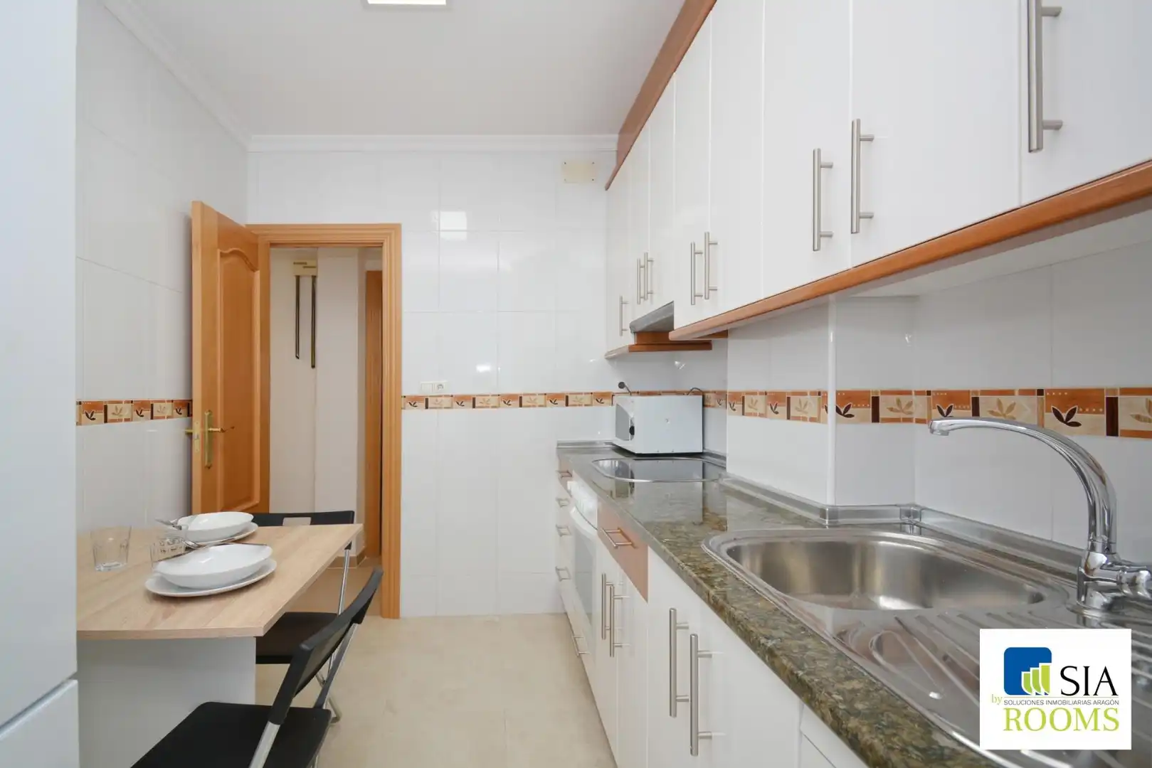 Room in Calle LATASSA, FELIX, 26, Universidad San Francisco