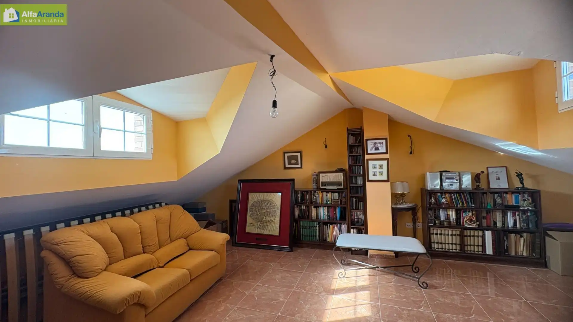 Sala de estar de Casa adosada en venta en Aranda de Duero con Calefacción y Terraza
