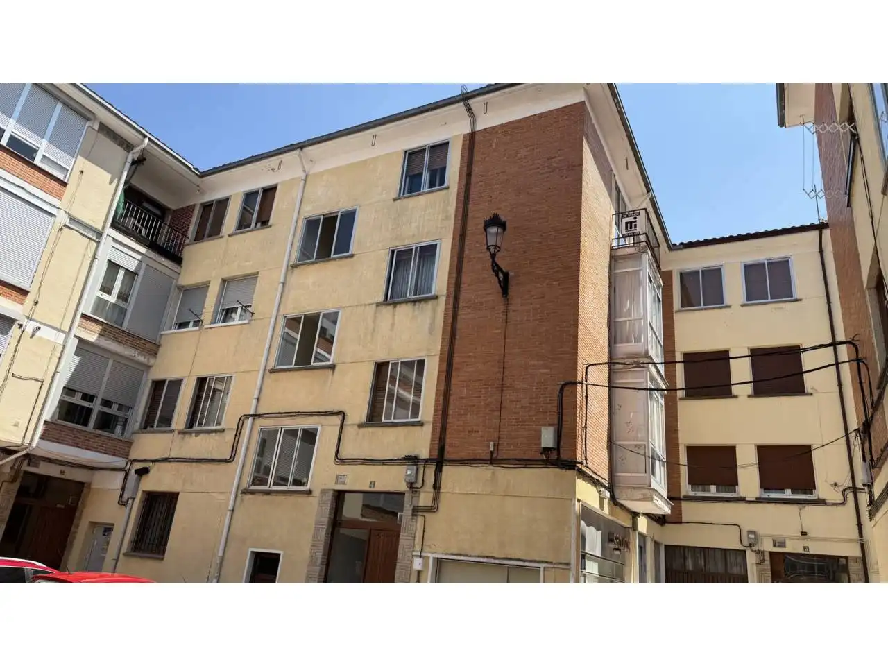 Vista exterior de Piso en venta en Espinosa de los Monteros con Calefacción, Terraza y Amueblado