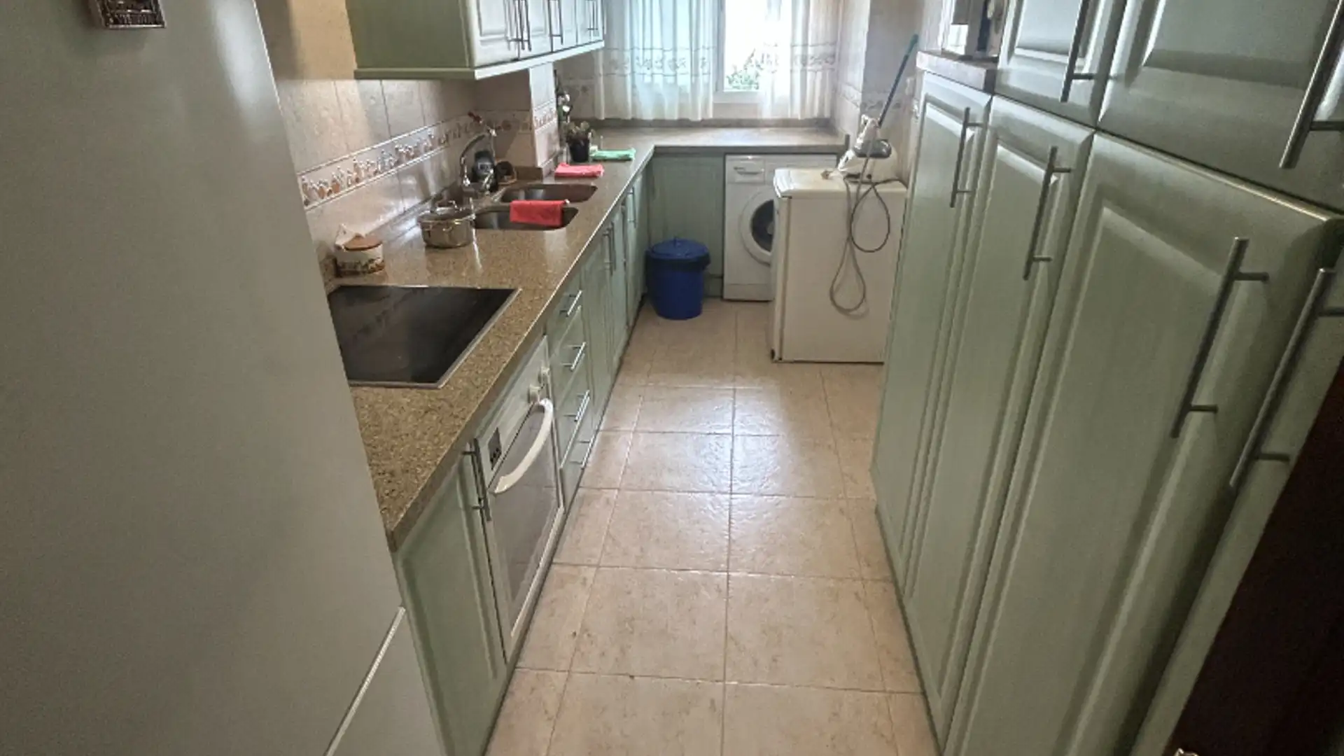 Kitchen of Flat for sale in Vélez-Málaga  with Air Conditioner, Terrace and Furnished