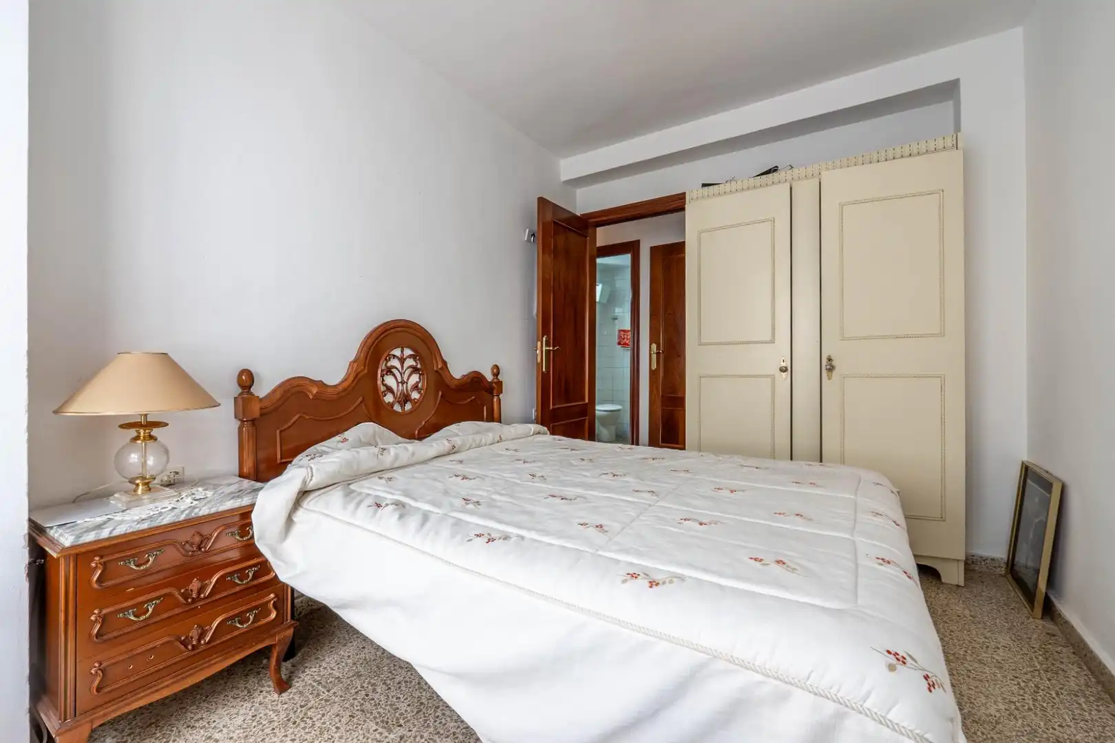 Bedroom of Flat for sale in Granada  with Air Conditioner and Balcony