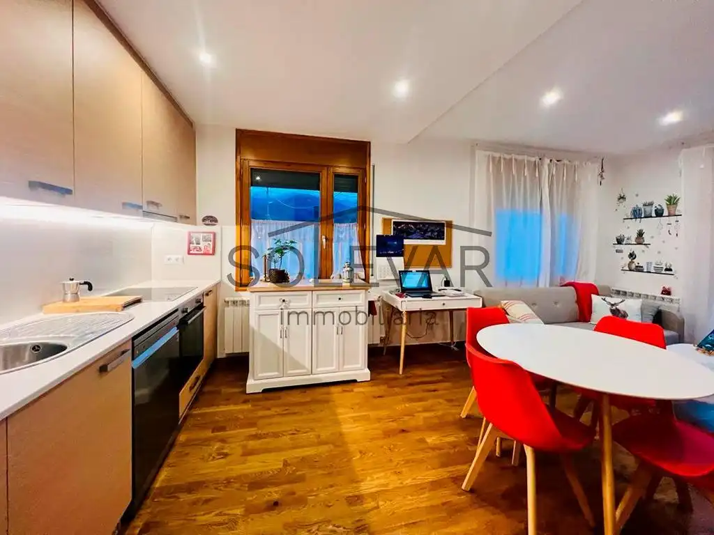 Cocina de Piso en venta en Sort con Calefacción, Terraza y Trastero