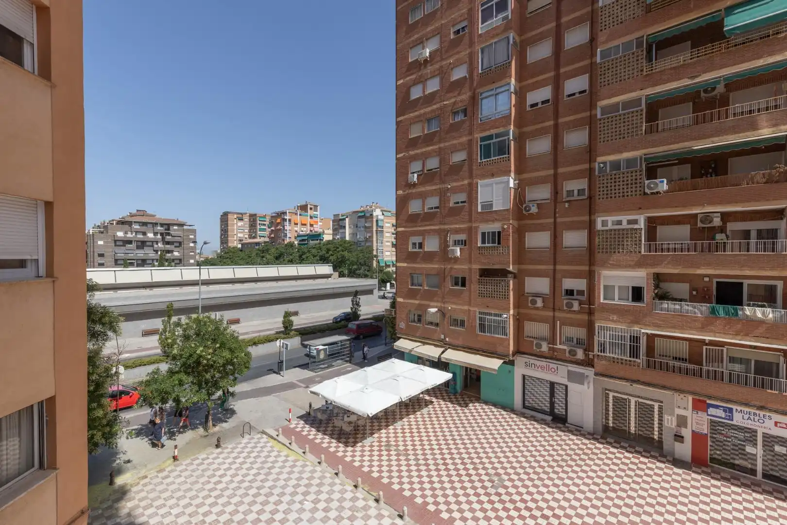 Vista exterior de Piso en venta en Granada con Terraza, Amueblado y Balcón