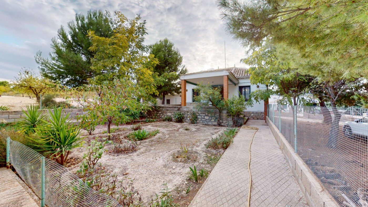 Jardí de Casa o xalet en venda en Moratalla amb Jardí privat, Terrassa i Piscina