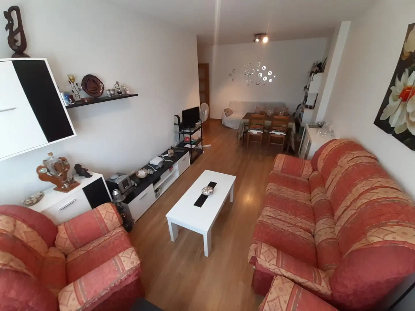 Sala de estar de Apartamento en venta en Morales del Vino con Parquet y Piscina comunitaria