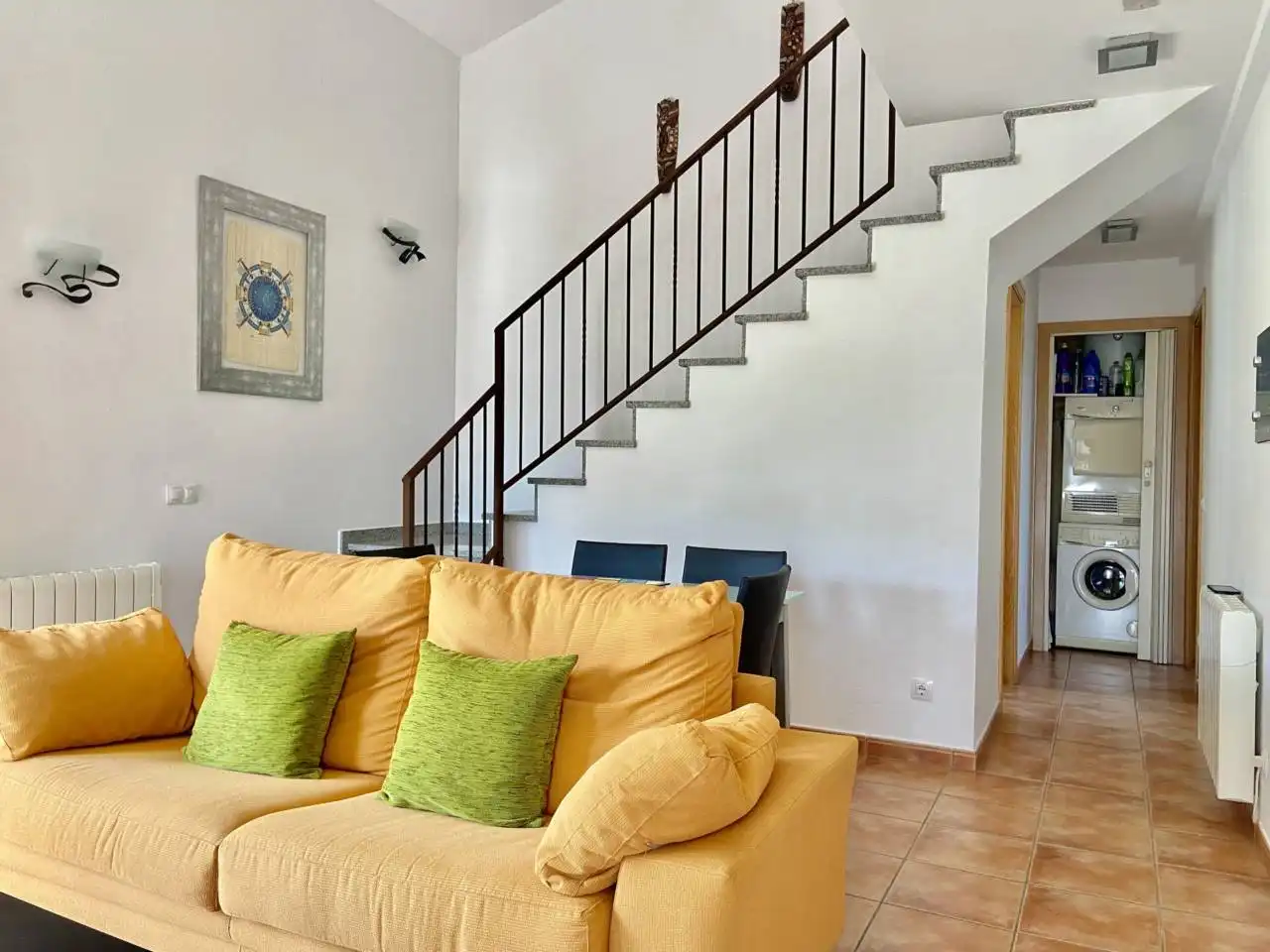 Sala d'estar de Dúplex en venda en Castellfollit de la Roca amb Calefacció, Terrassa i Moblat