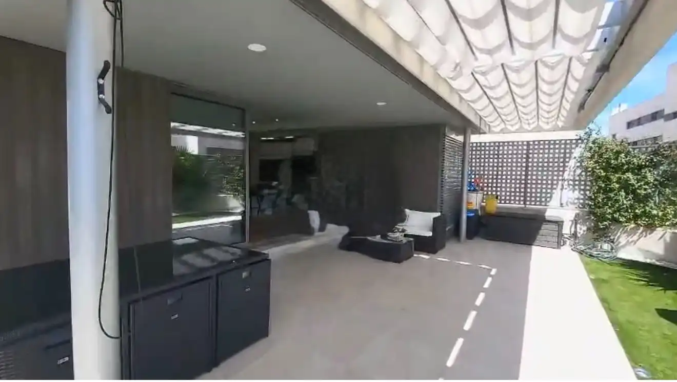 Ground floor for rent in Avenida Víctimas del Terrorismo, Valenoso