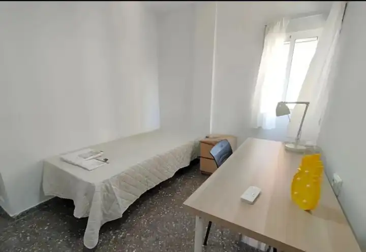 Flat with lift to rent in Carrer de l'Explorador Andrés 27, imagen 7