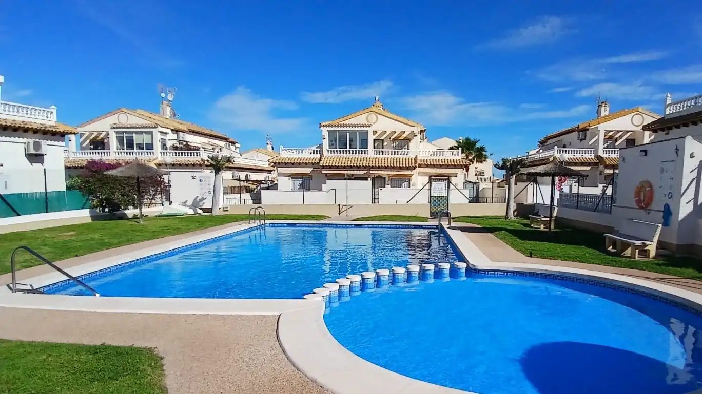 Semi-detached house with pool for sale in Orihuela Costa, imagen 15