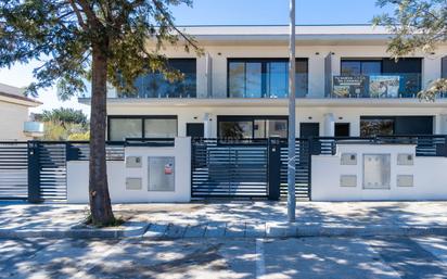 Exterior view of Single-family semi-detached for sale in Cambrils  with Air Conditioner, Terrace and Swimming Pool