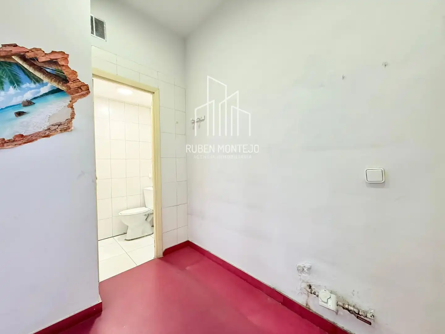 Bathroom of Commercial properties for rent in Salamanca